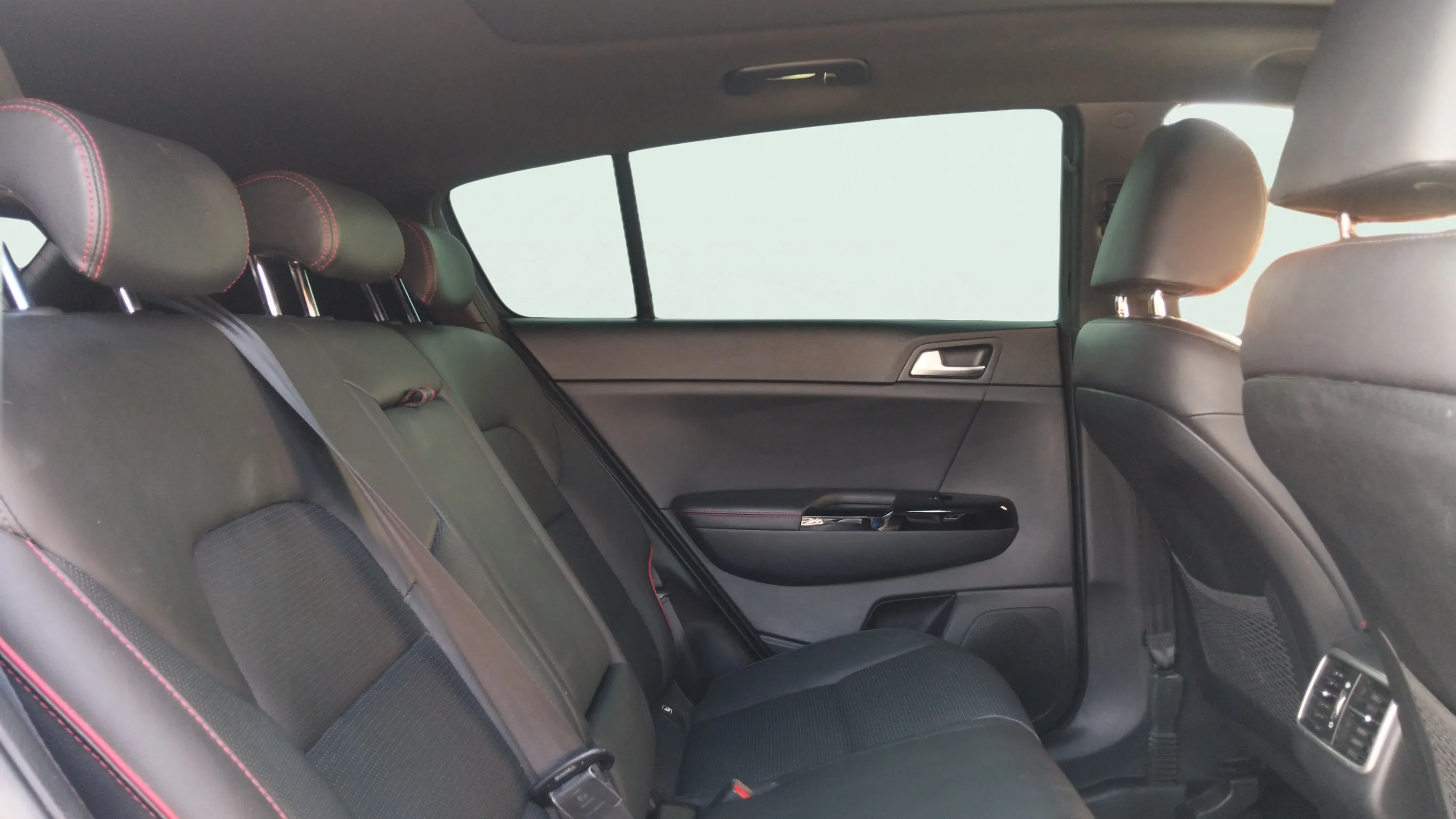 Kia Sportage 1.6 T-GDi GT Line Essential 4x2 - foto 13