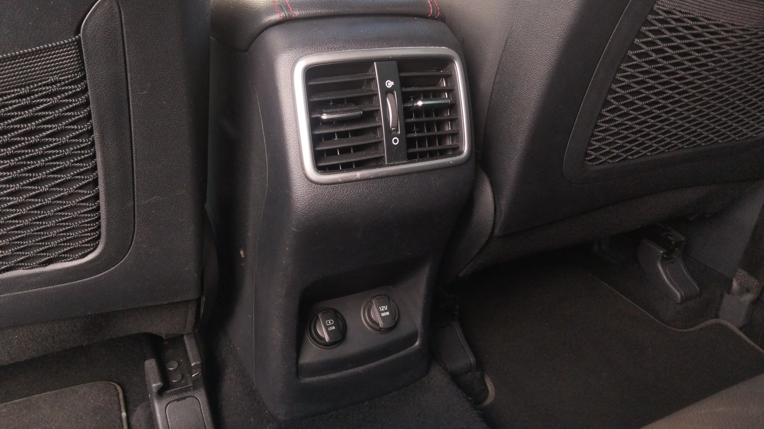 Kia Sportage 1.6 T-GDi GT Line Essential 4x2 - foto 29