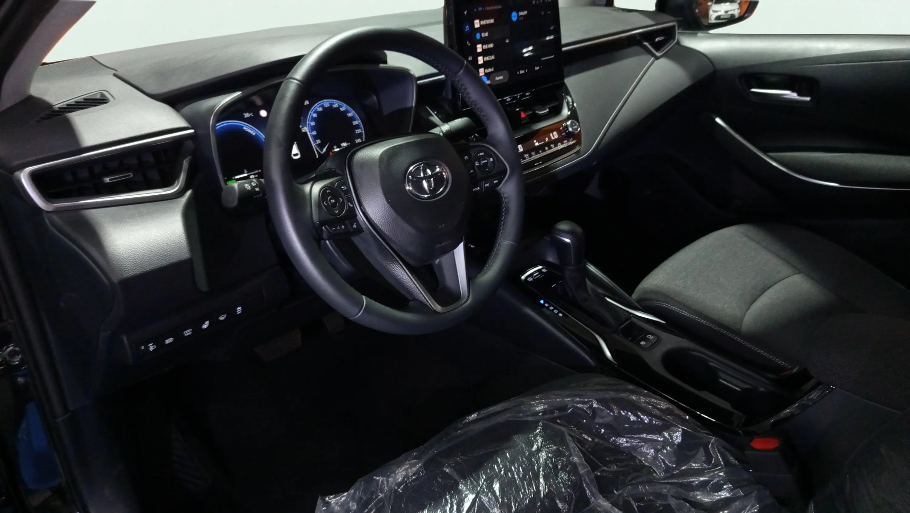 Toyota Corolla Cross Style Hybrid 140 - foto 28