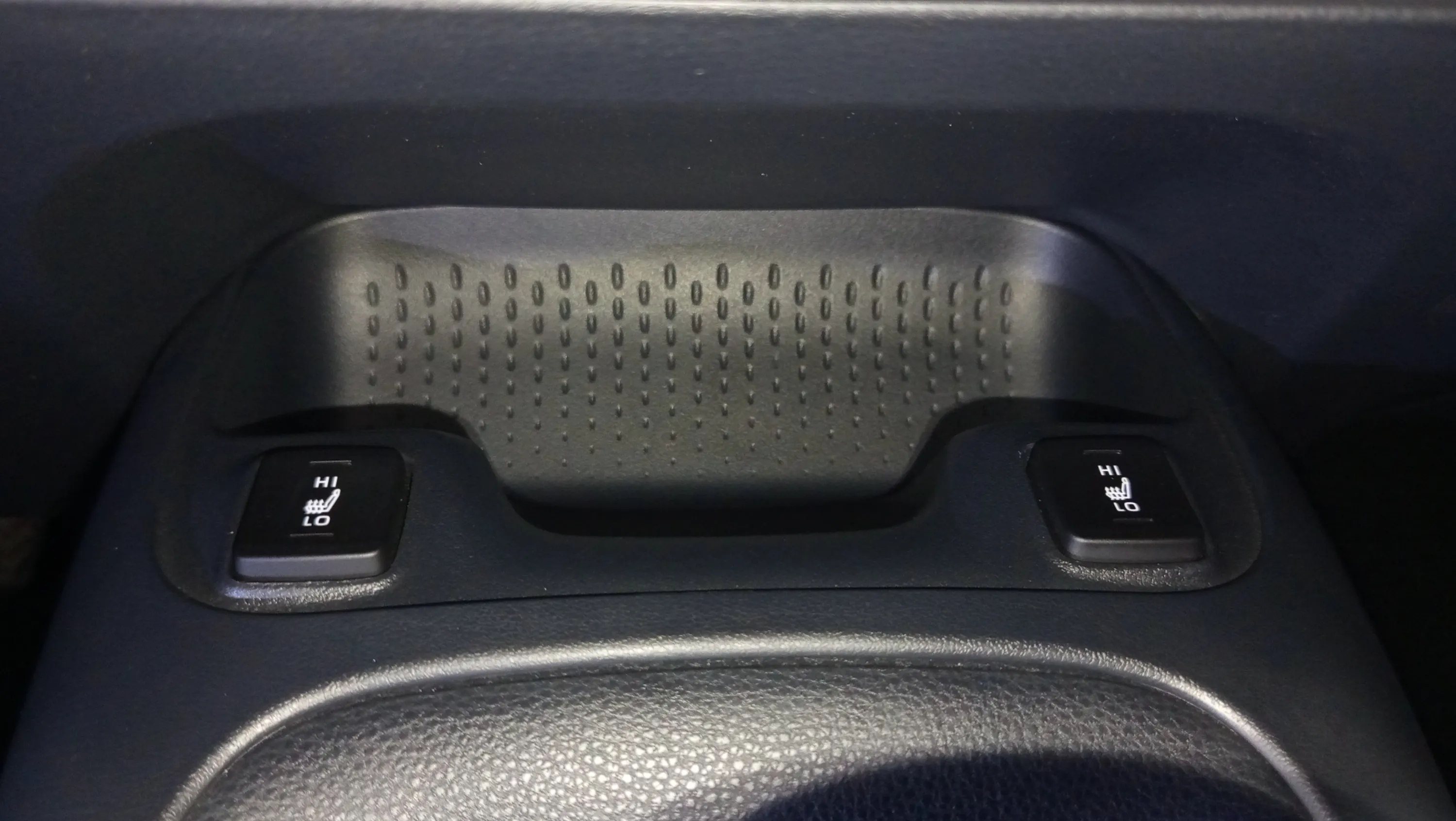 Toyota Corolla Cross Style Hybrid 140 - foto 18