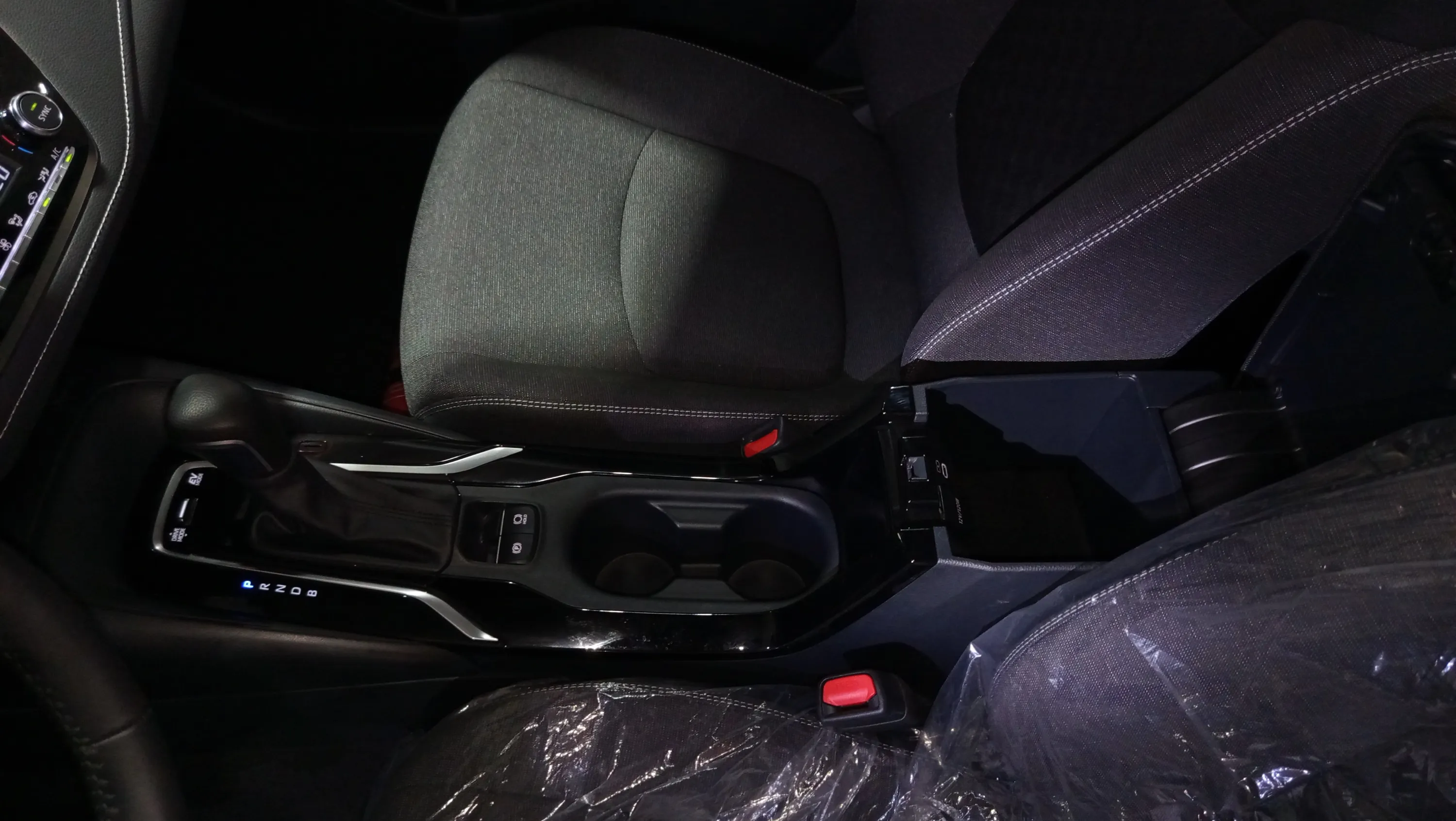 Toyota Corolla Cross Style Hybrid 140 - foto 25