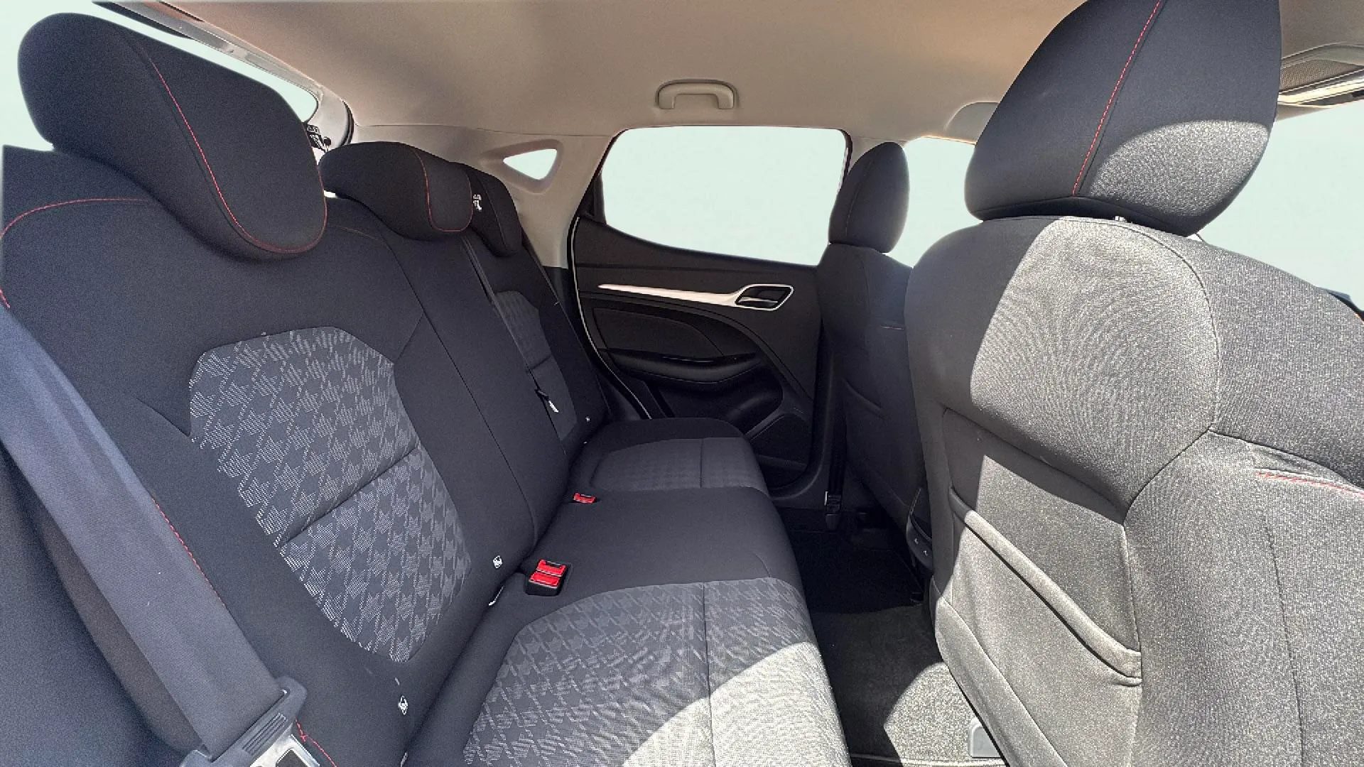 MG ZS 1.5 Comfort - foto 17