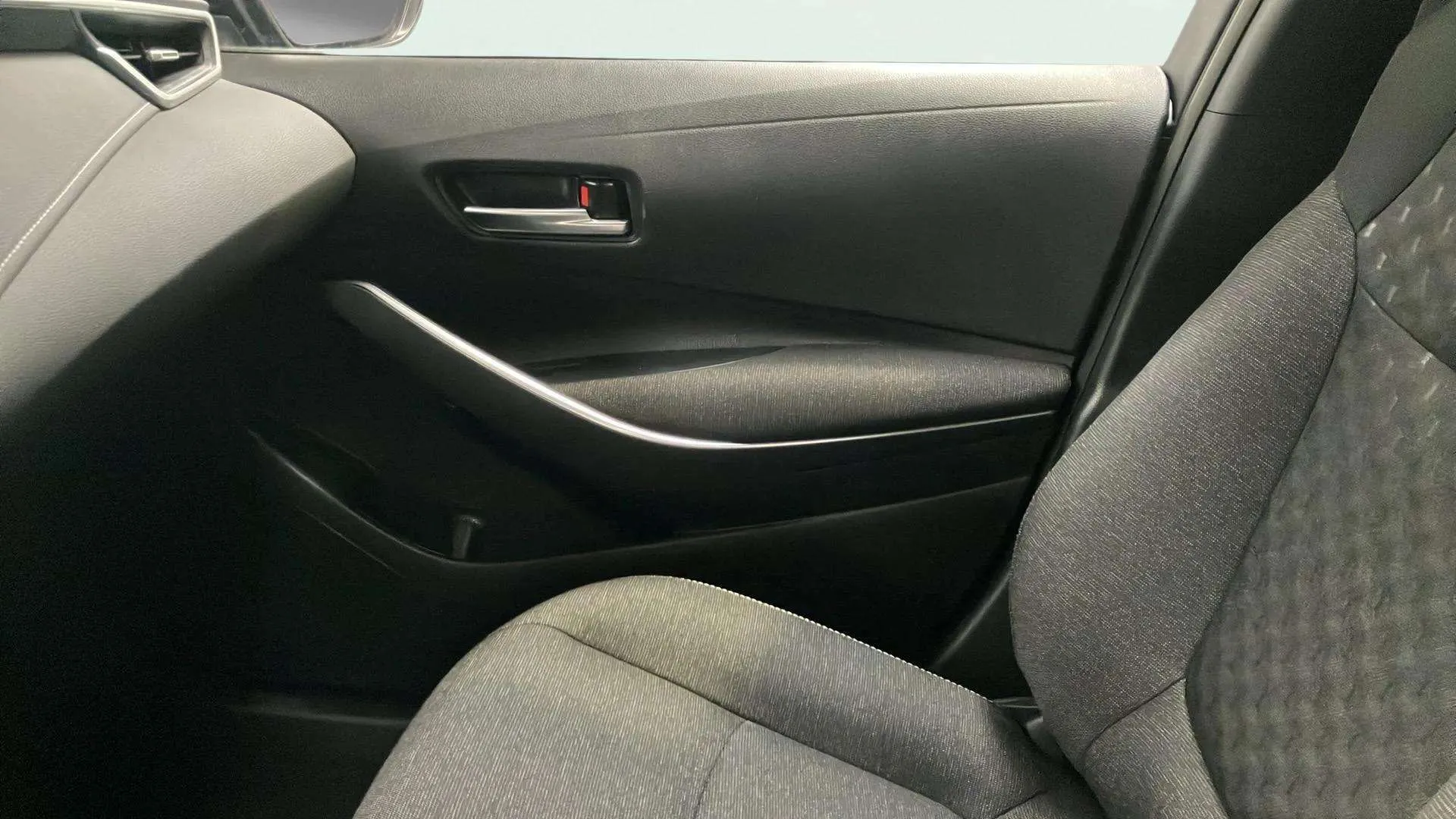 Toyota Corolla 140H Eco - foto 18