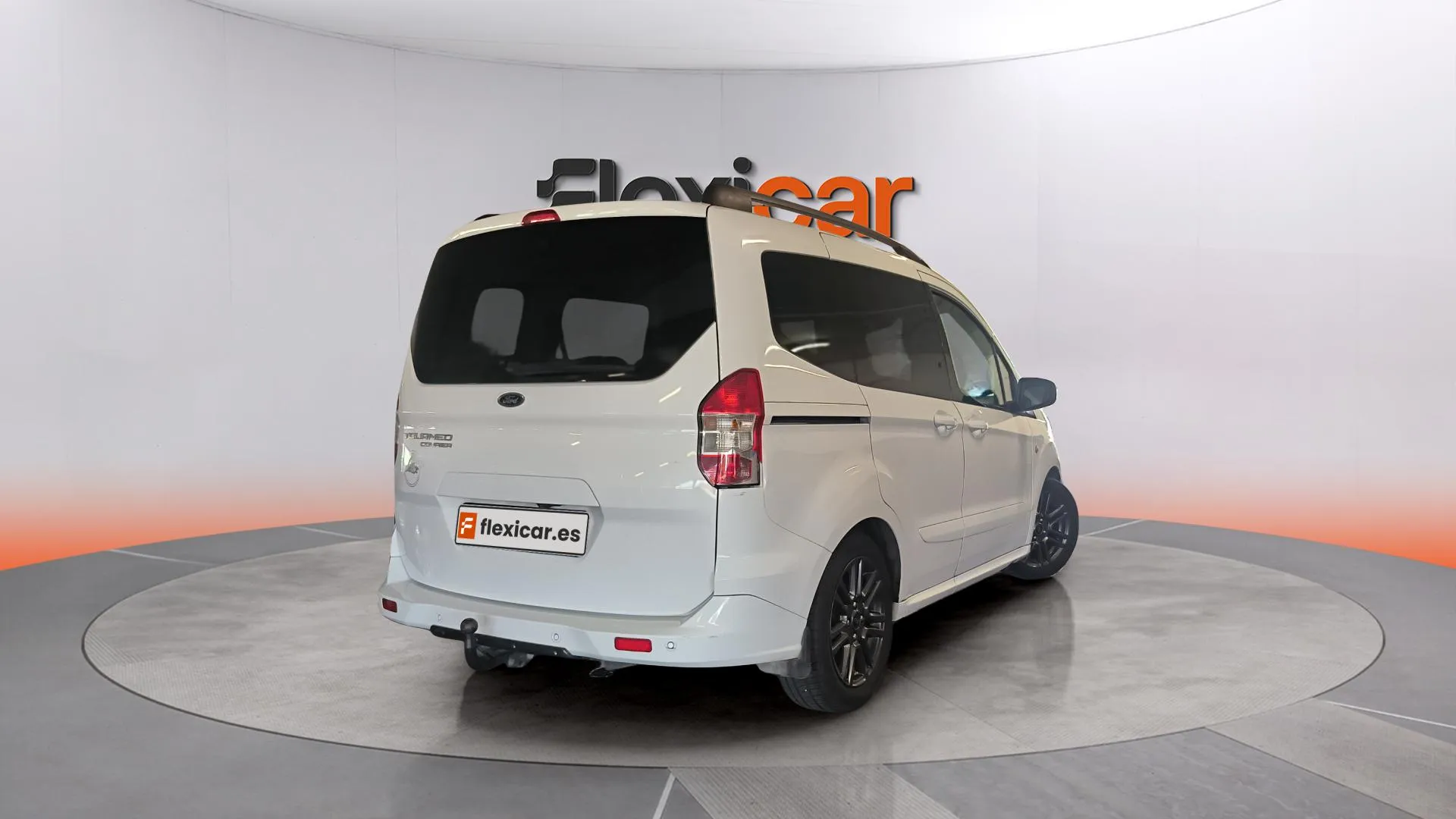 Ford Tourneo Courier 1.0 EcoBoost Titanium - foto 7