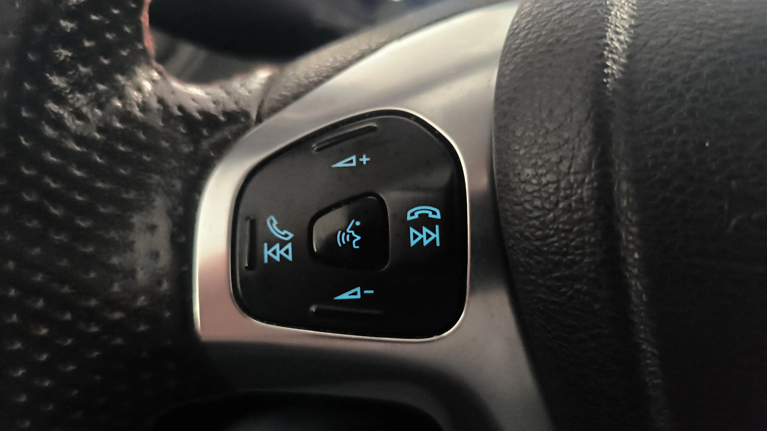 Ford Tourneo Courier 1.0 EcoBoost Titanium - foto 18