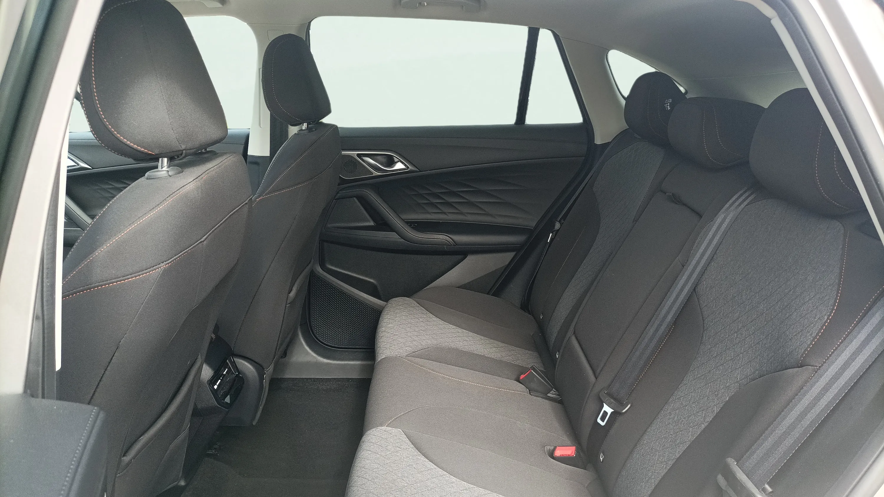 MG HS 1.5 Turbo GDI Comfort - foto 20