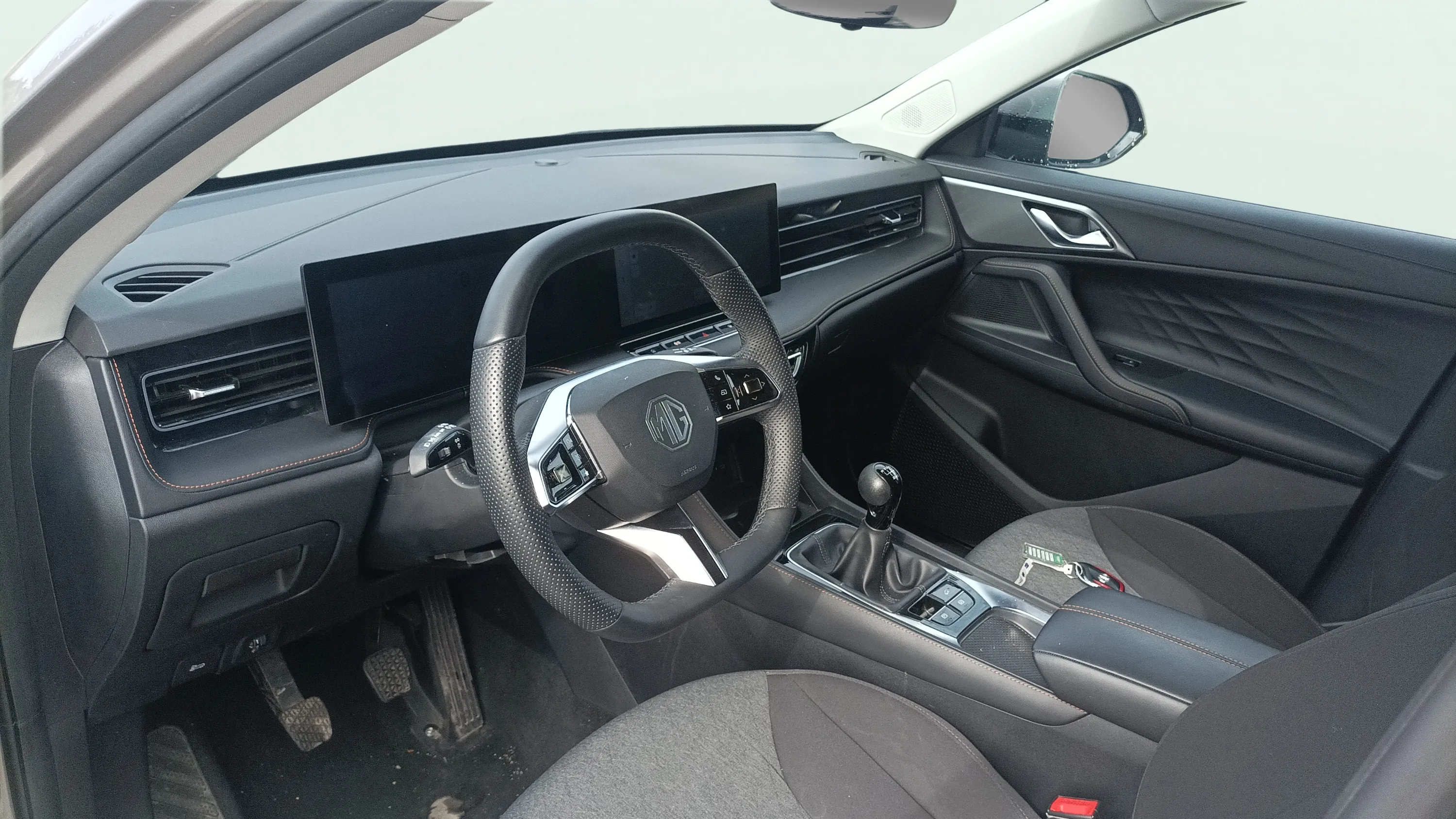MG HS 1.5 Turbo GDI Comfort - foto 16