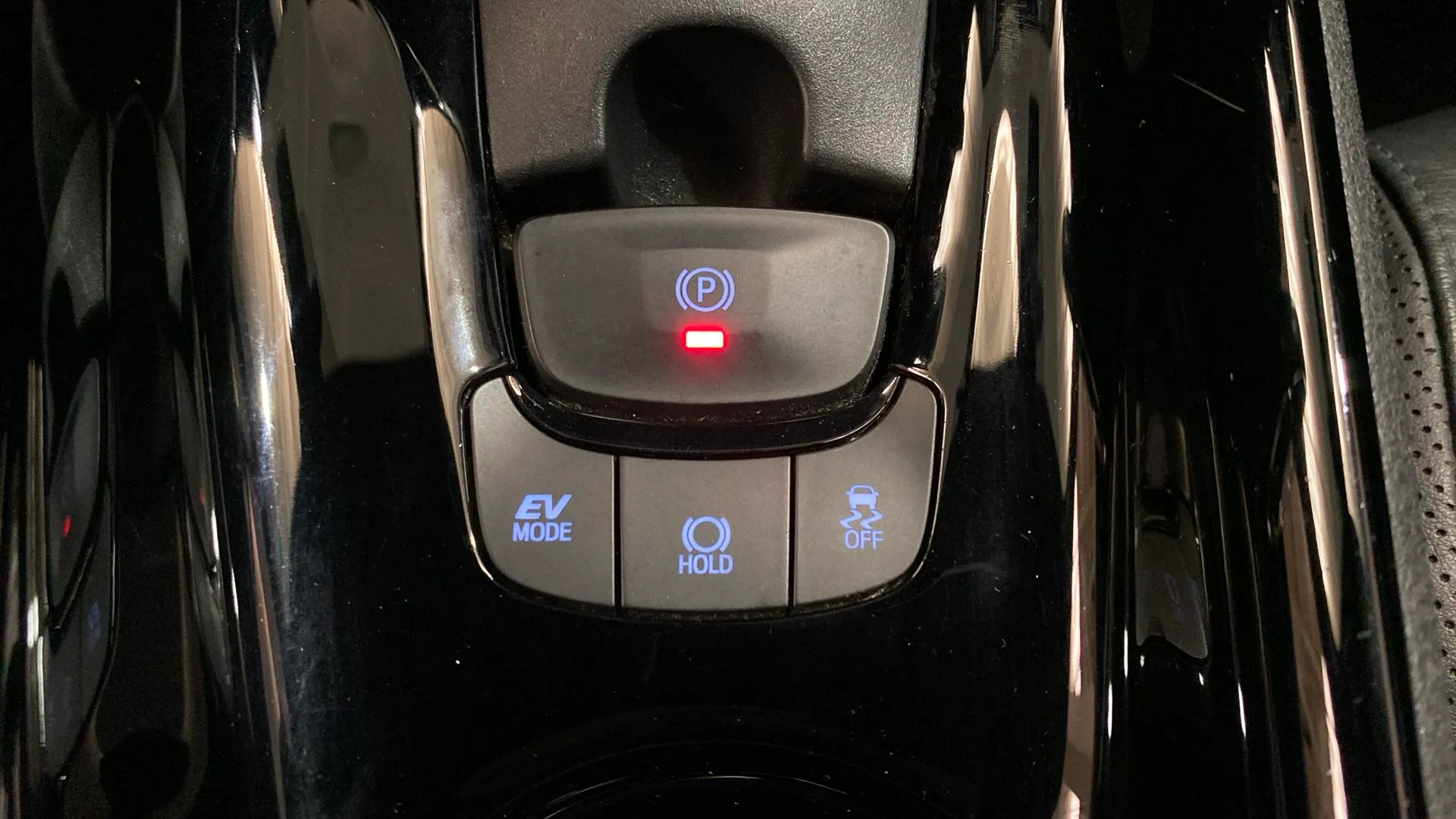Toyota C-HR 2.0 180H Advance - foto 36