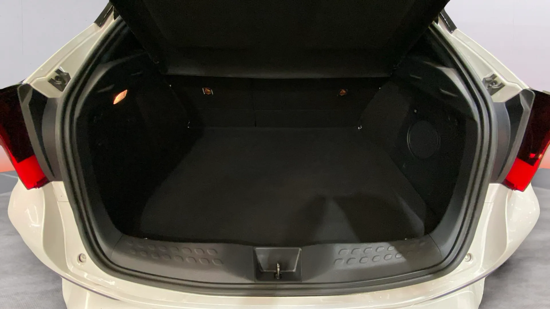 Toyota C-HR 2.0 180H Advance - foto 9