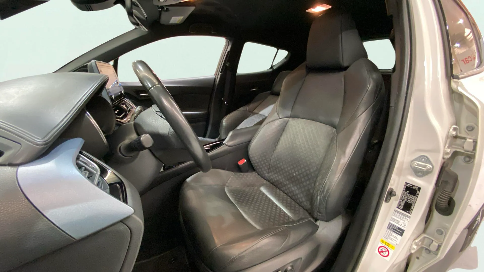 Toyota C-HR 2.0 180H Advance - foto 10