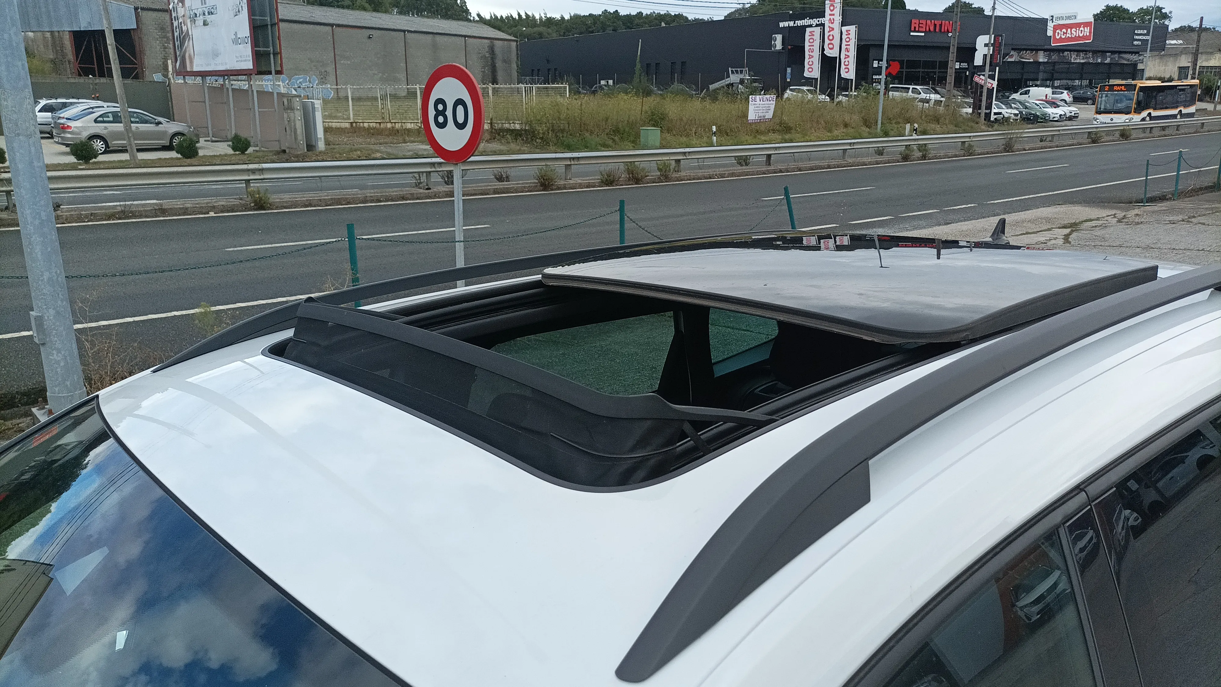 Škoda Karoq 1.5 TSI DSG ACT Scout - foto 25