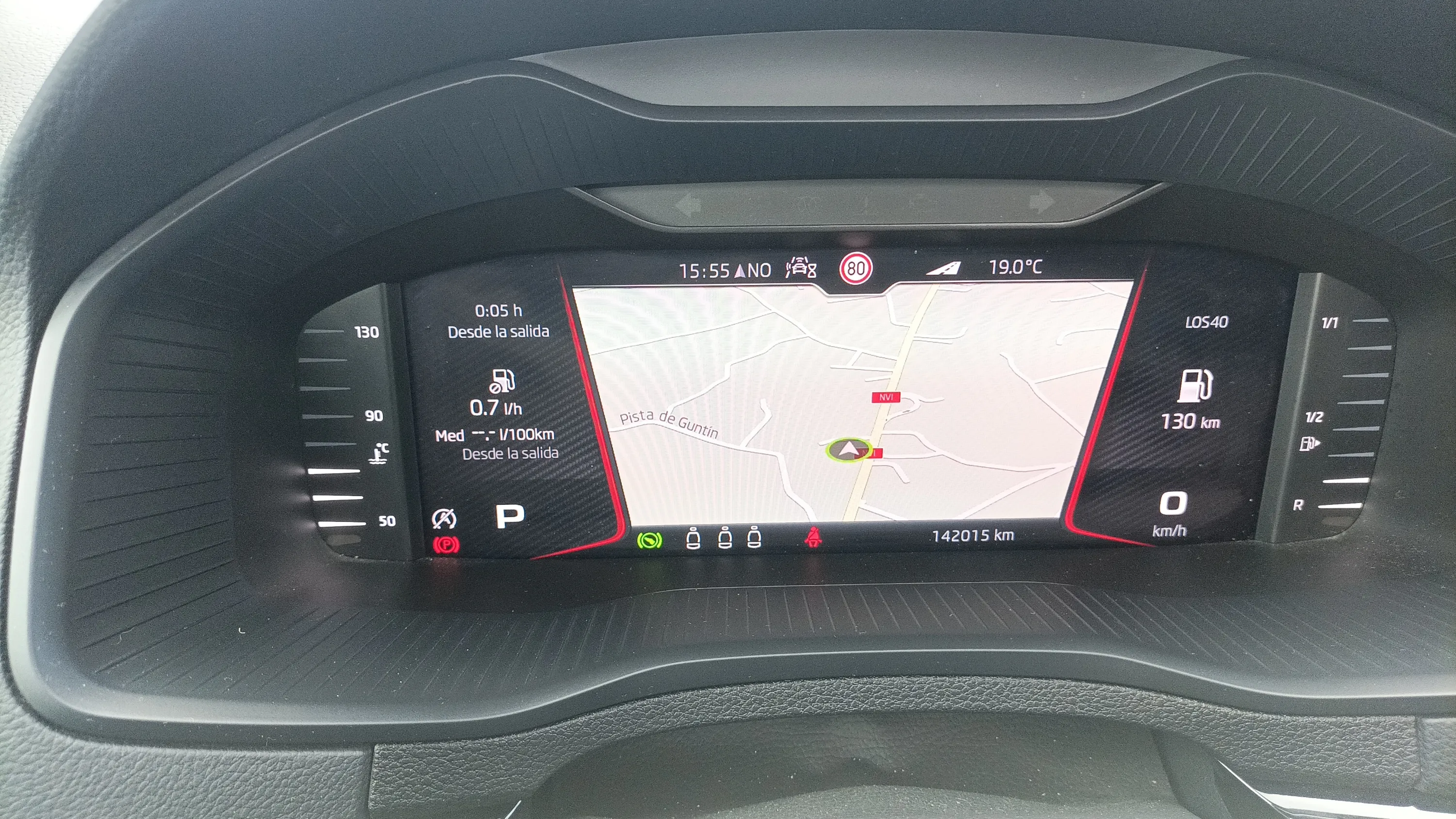 Škoda Karoq 1.5 TSI DSG ACT Scout - foto 13