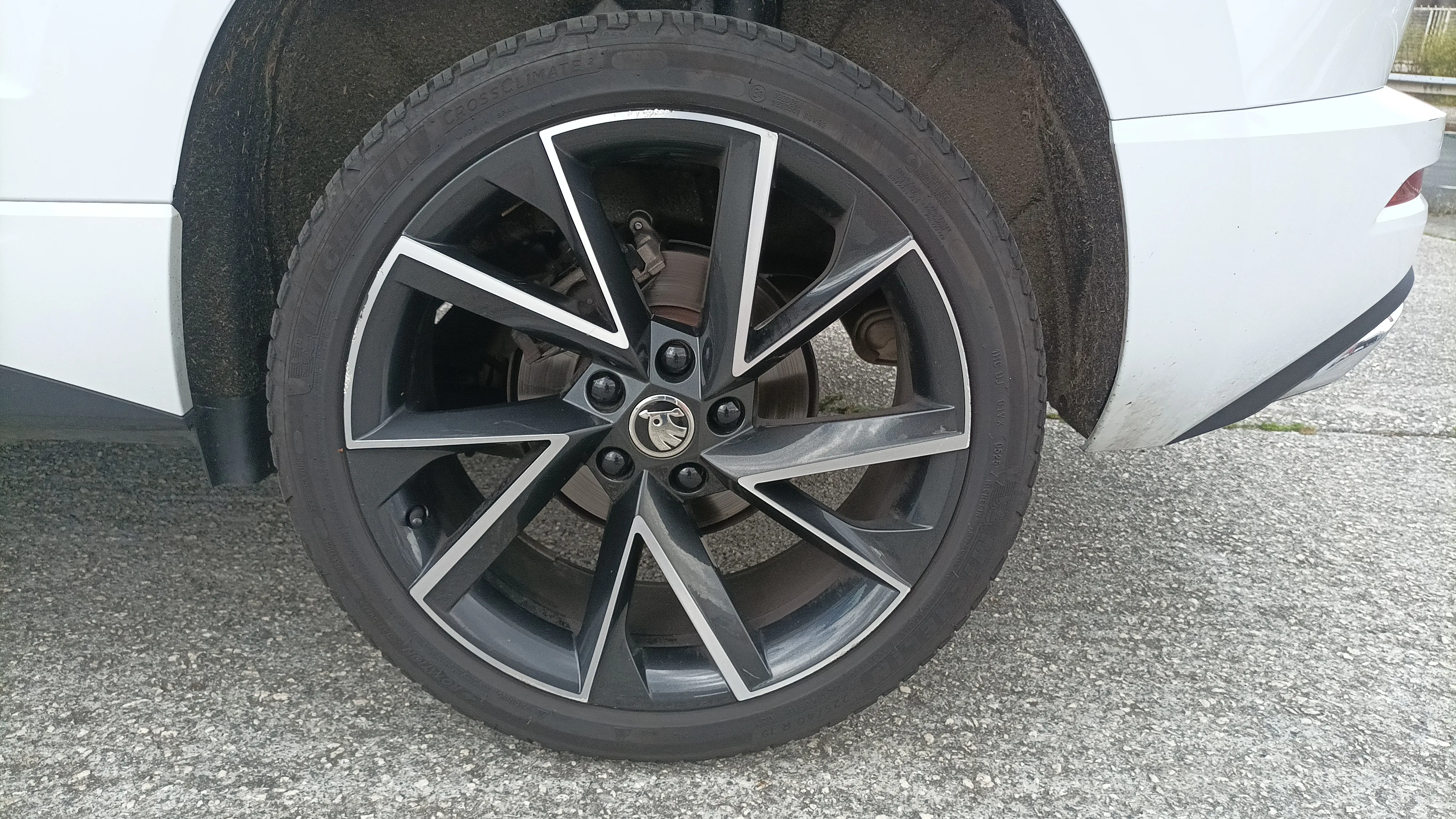 Škoda Karoq 1.5 TSI DSG ACT Scout - foto 29