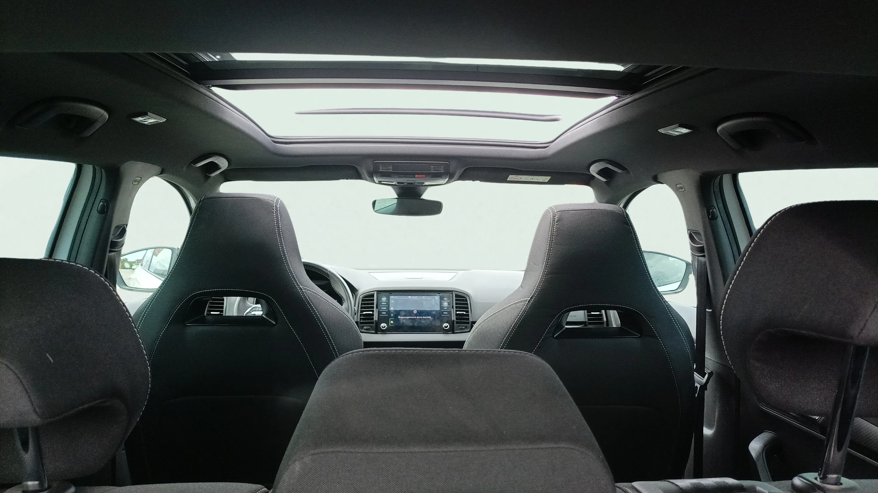 Škoda Karoq 1.5 TSI DSG ACT Scout - foto 19
