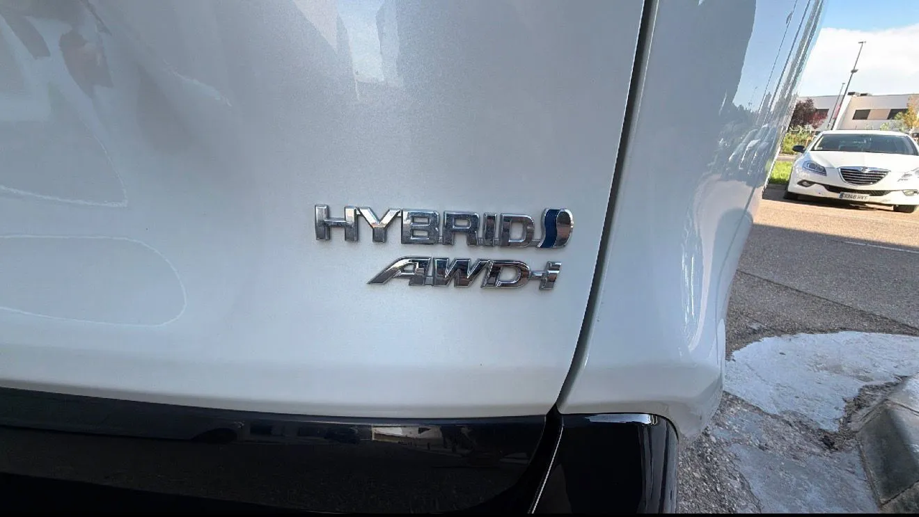 Toyota RAV4 2.5l 220H Adventure Plus 4WD - foto 20