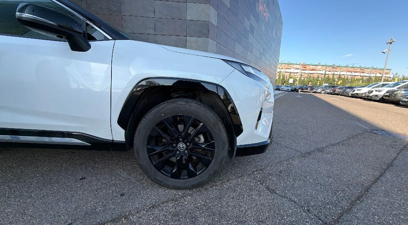 Toyota RAV4 2.5l 220H Adventure Plus 4WD - foto 8