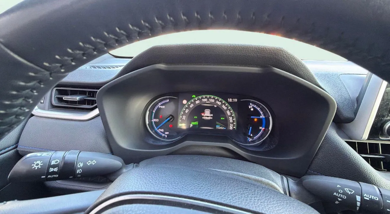 Toyota RAV4 2.5l 220H Adventure Plus 4WD - foto 12