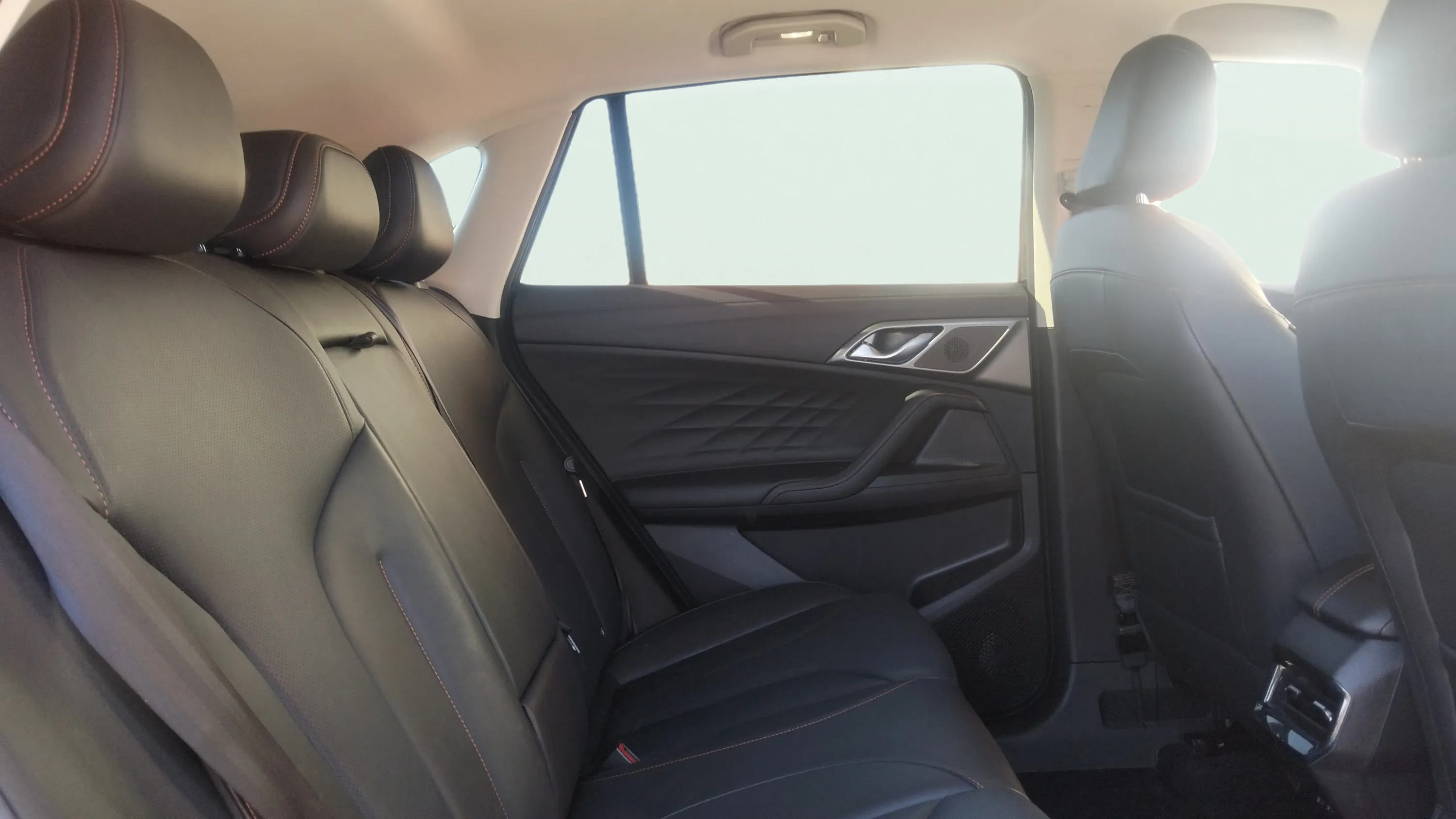 MG HS 1.5T Luxury - foto 12