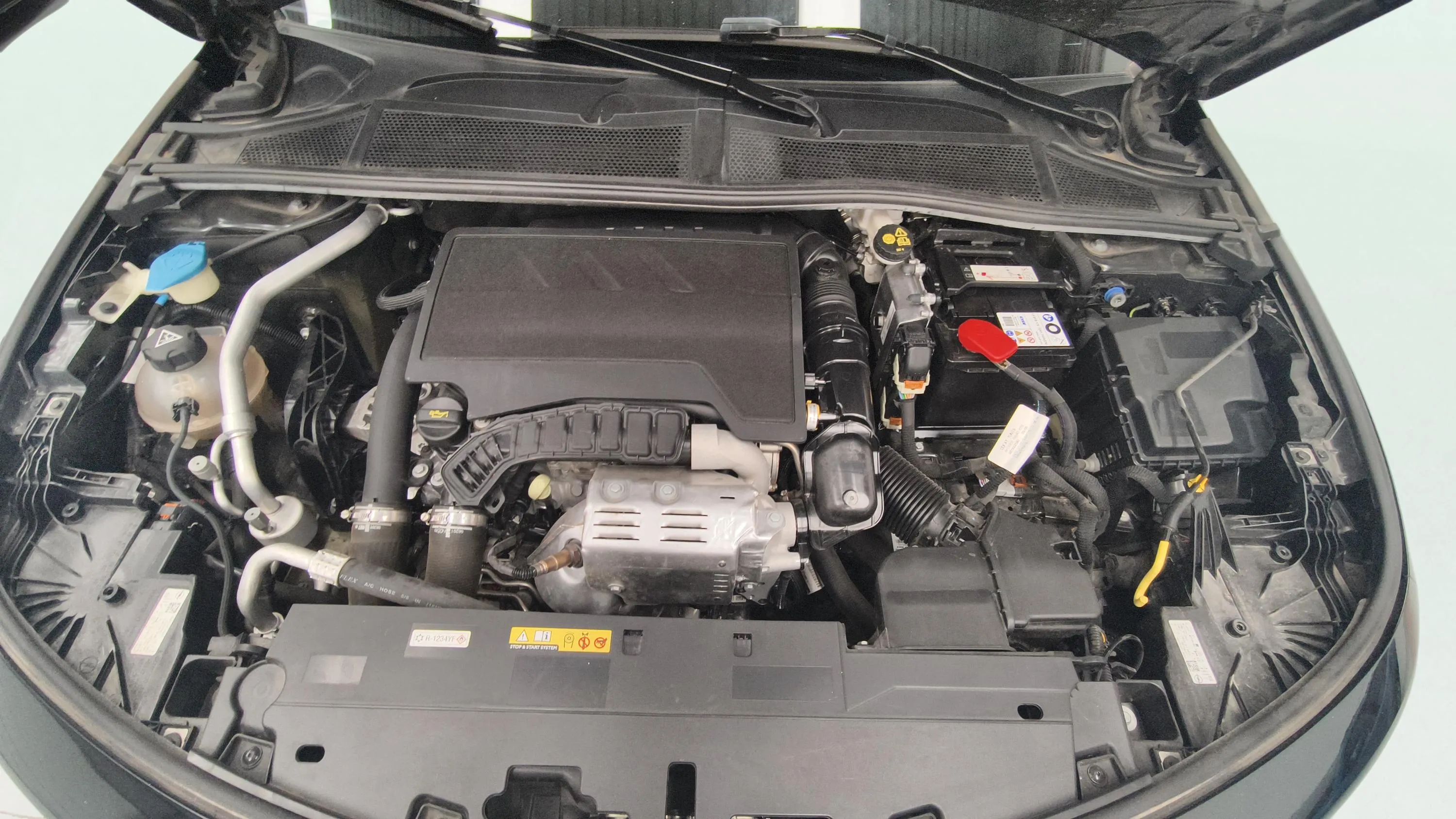 Opel Astra 1.2T XHT GS - foto 17