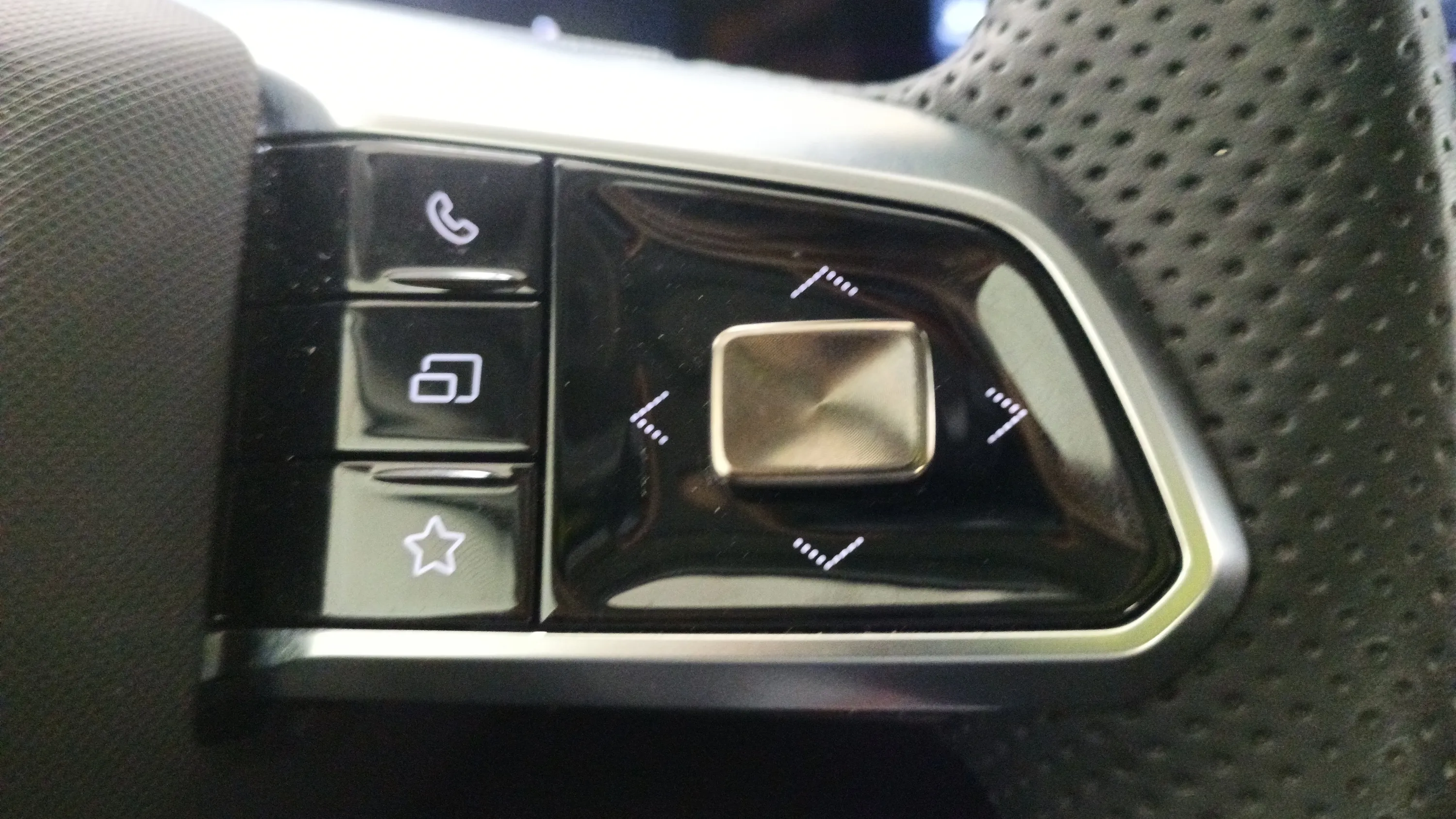 MG HS 1.5 Turbo GDI Luxury - foto 17