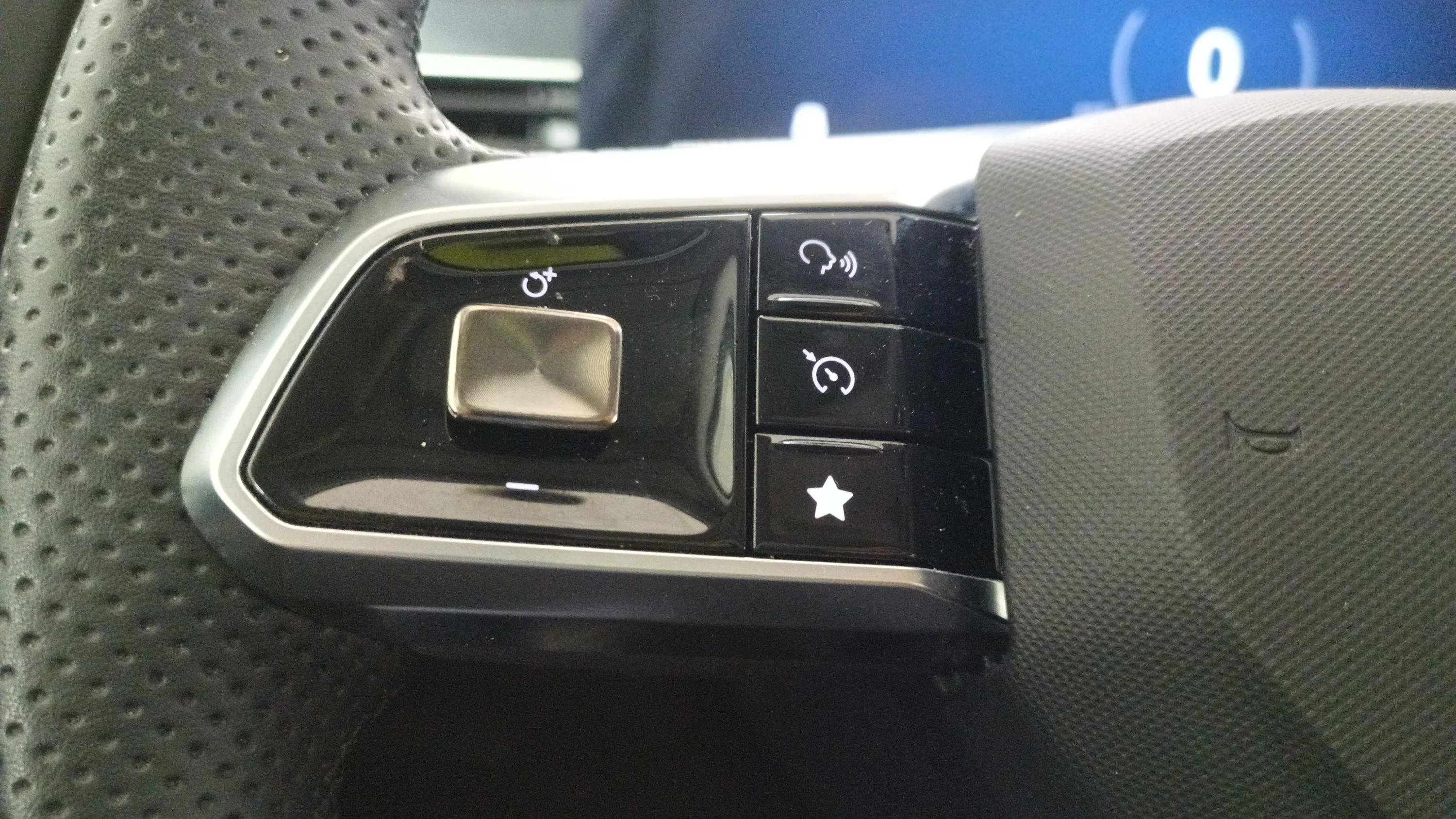 MG HS 1.5 Turbo GDI Luxury - foto 16
