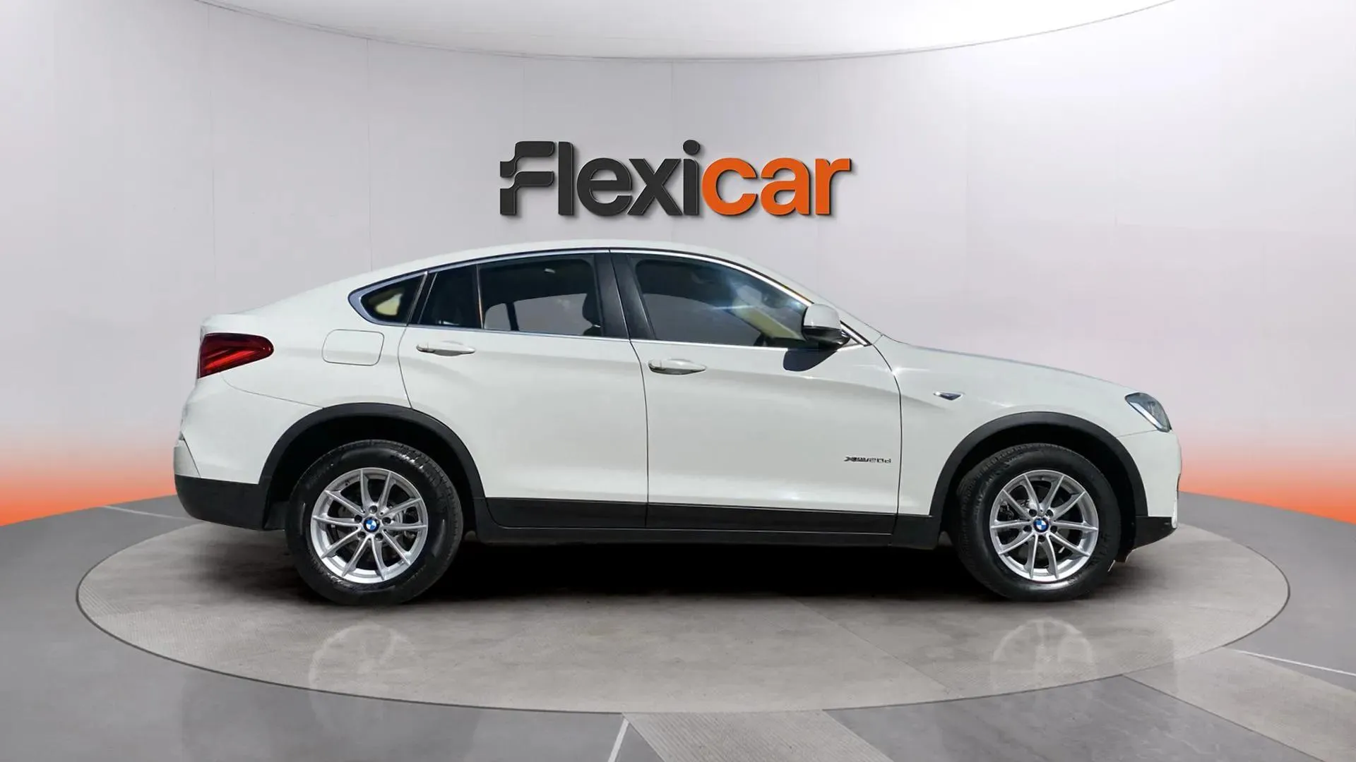 BMW X4 xDrive20d - foto 8