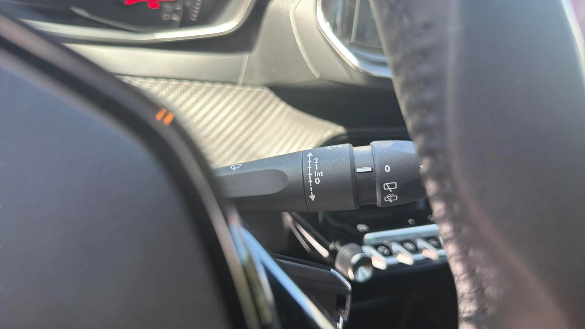 Peugeot 208 Allure PureTech 100 - foto 17