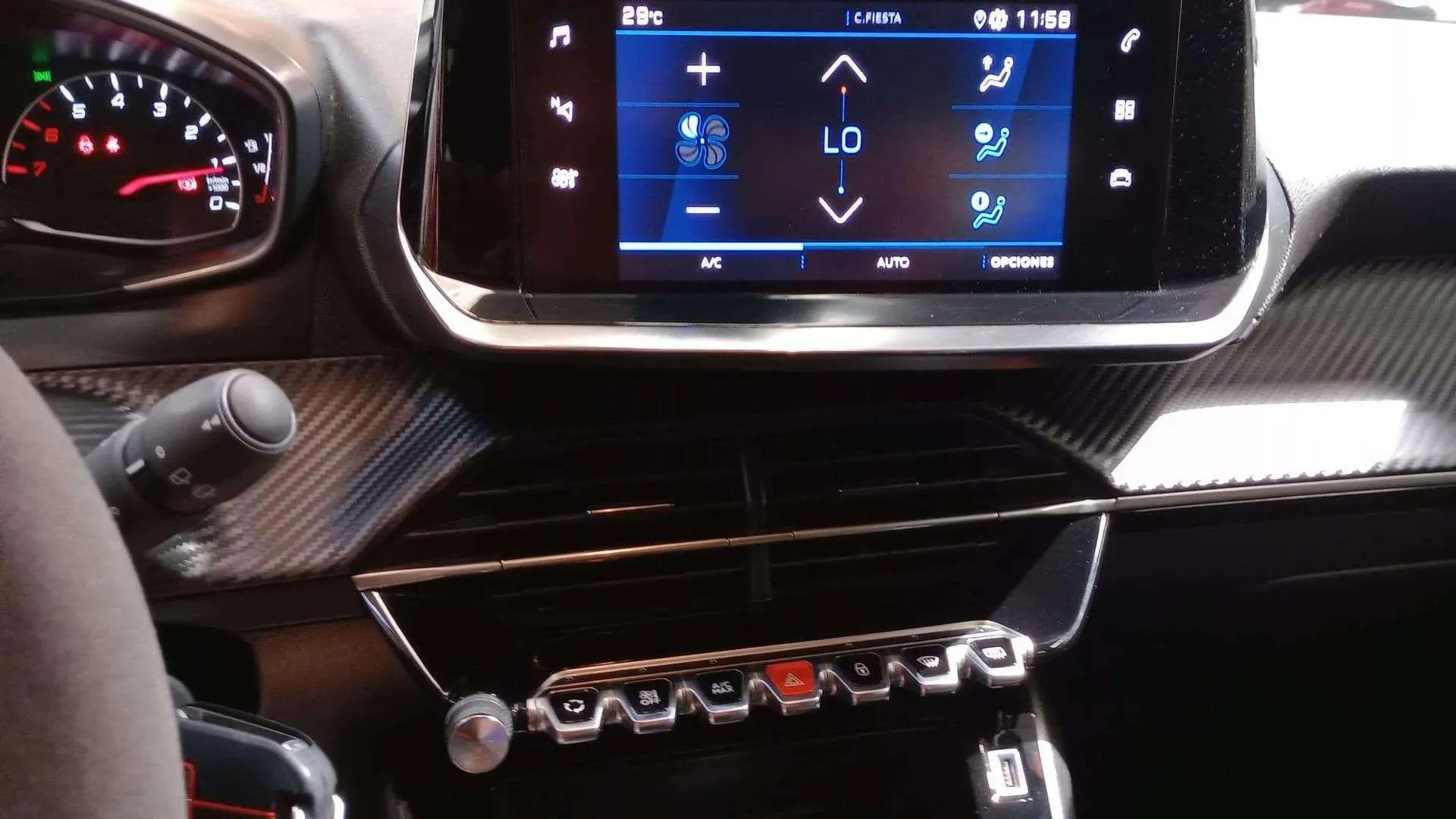 Peugeot 2008 Active BlueHDi - foto 9