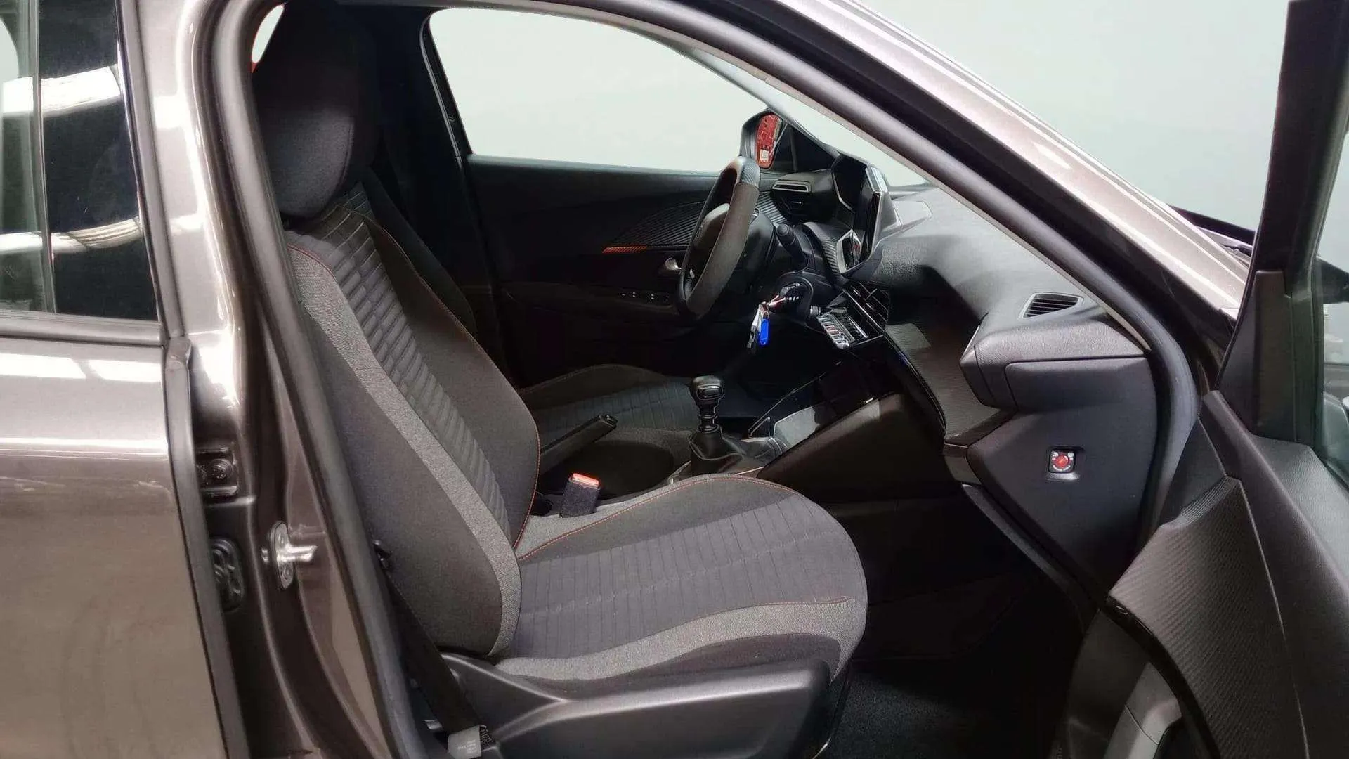 Peugeot 2008 Active BlueHDi - foto 12