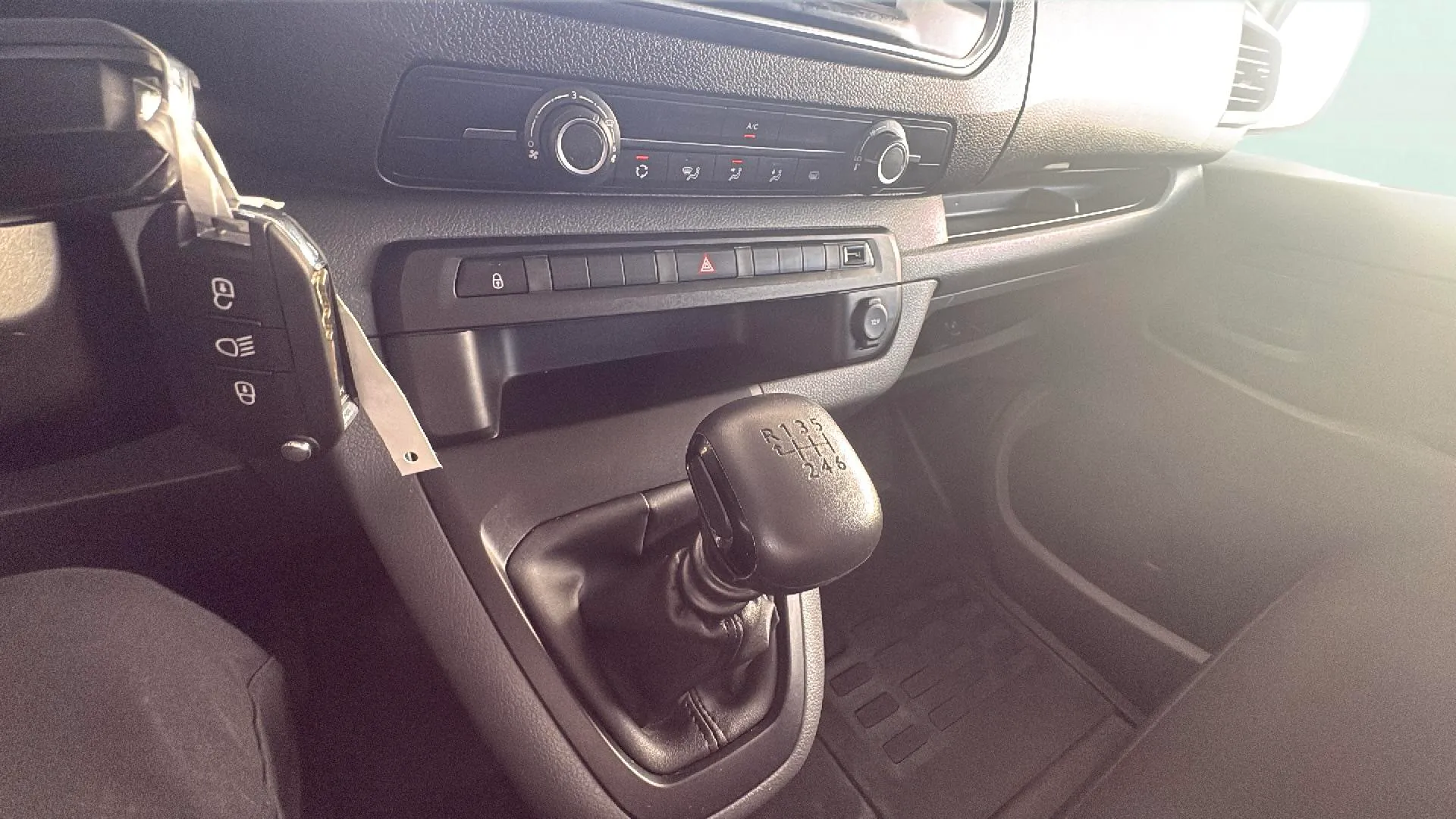 Opel Vivaro 2.0 D L Inc Innovation DC - foto 20