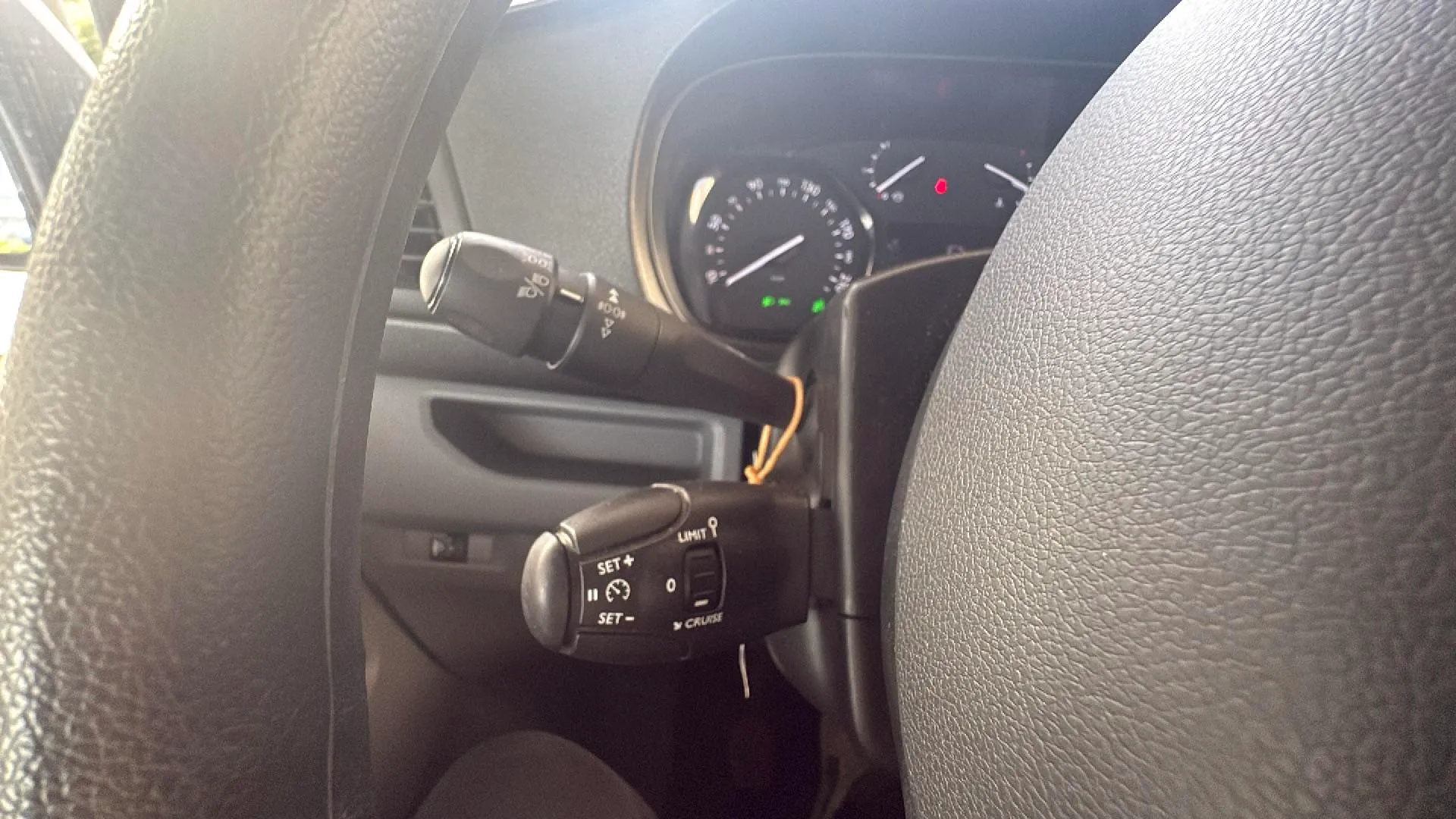 Opel Vivaro 2.0 D L Inc Innovation DC - foto 18