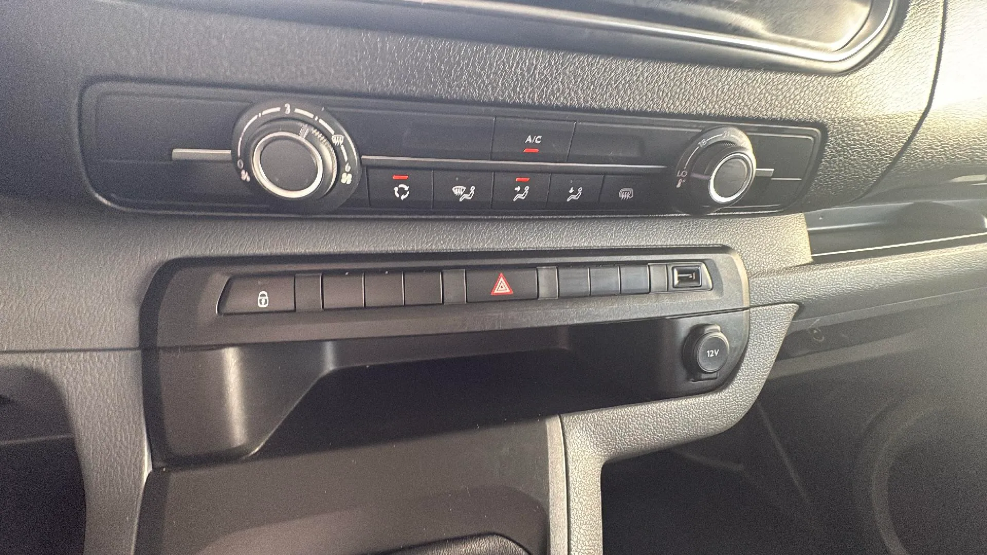 Opel Vivaro 2.0 D L Inc Innovation DC - foto 19