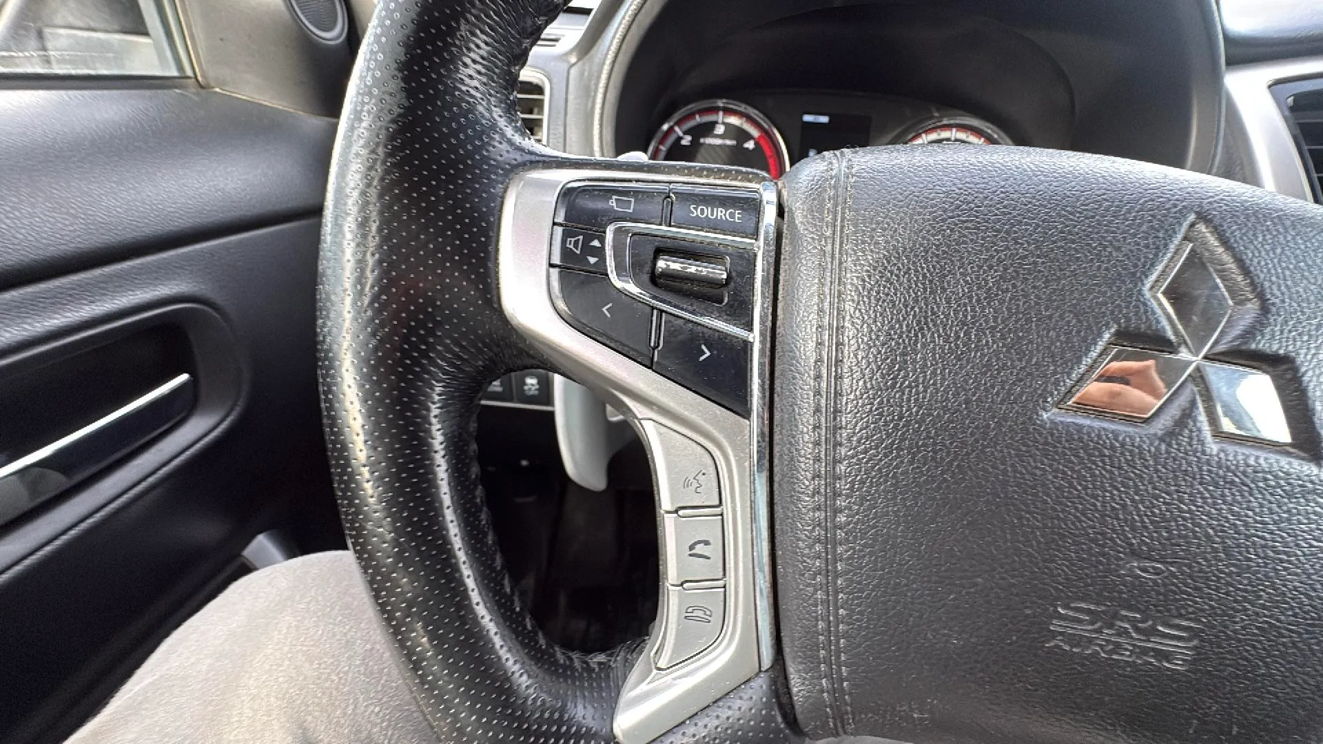 Mitsubishi L200 D/C 220 DI-D Motion - foto 13