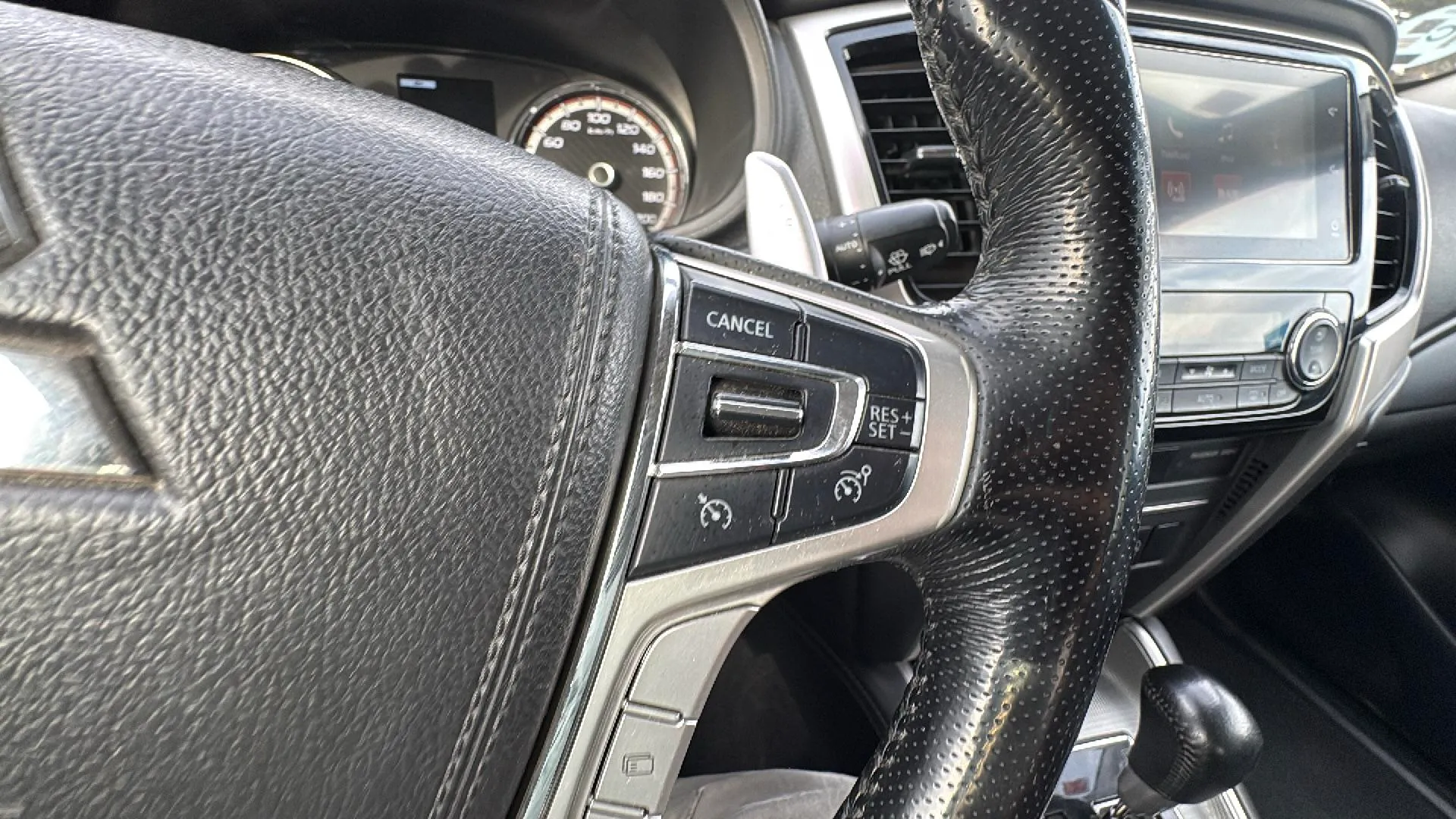Mitsubishi L200 D/C 220 DI-D Motion - foto 12