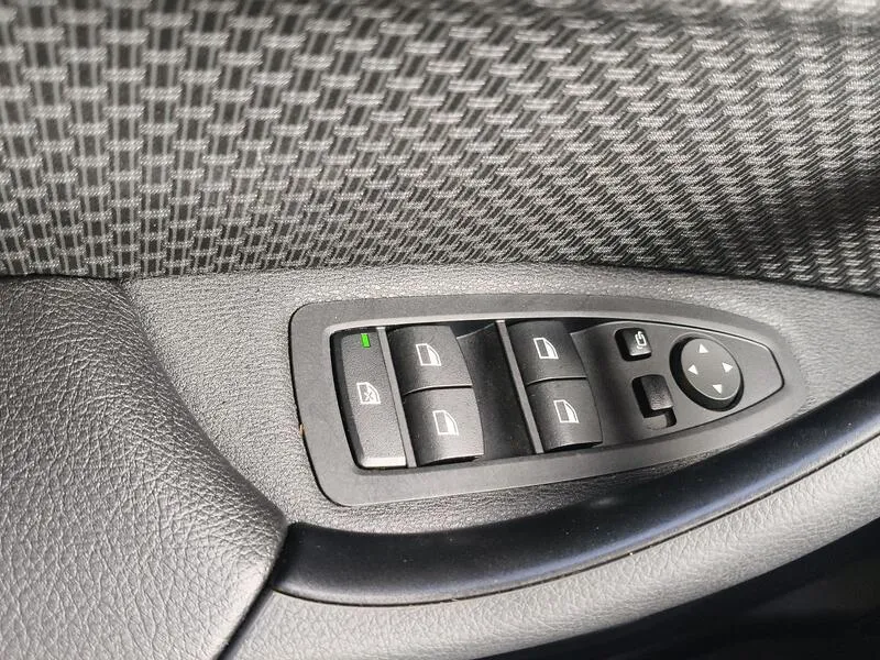 BMW X1 sDrive16d Business - foto 29