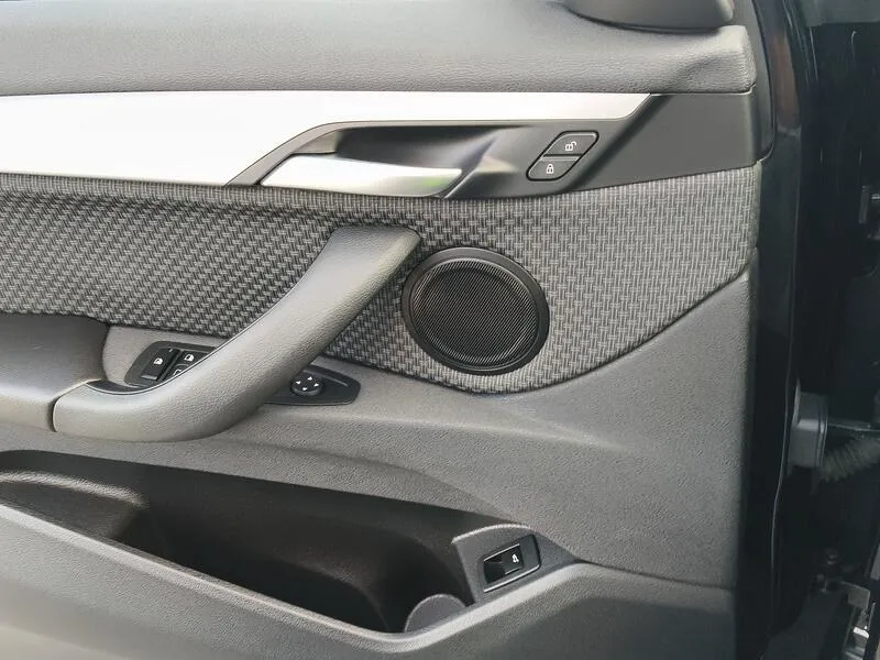 BMW X1 sDrive16d Business - foto 30