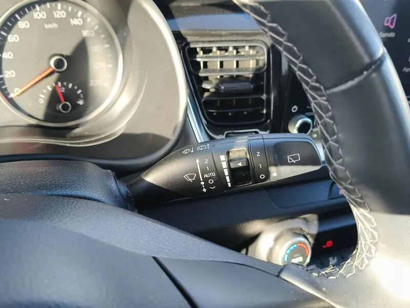 Kia Stonic 1.0 T-GDi MHEV iMT Drive - foto 25