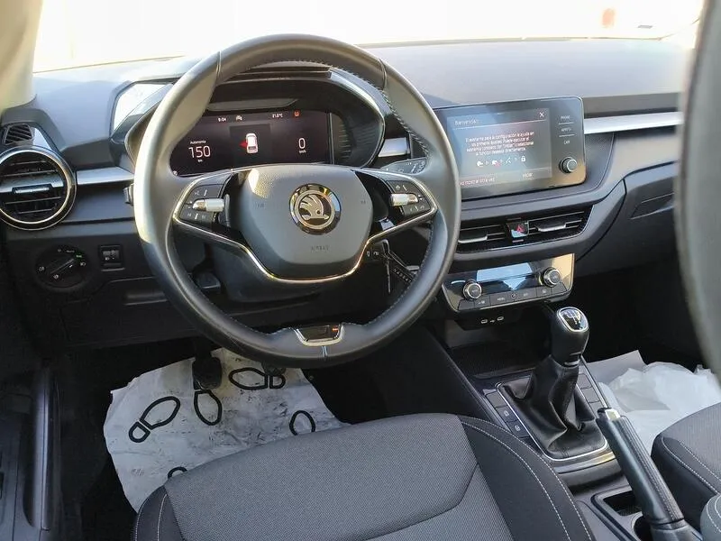 Škoda Fabia 1.0 TSI Emotion - foto 10