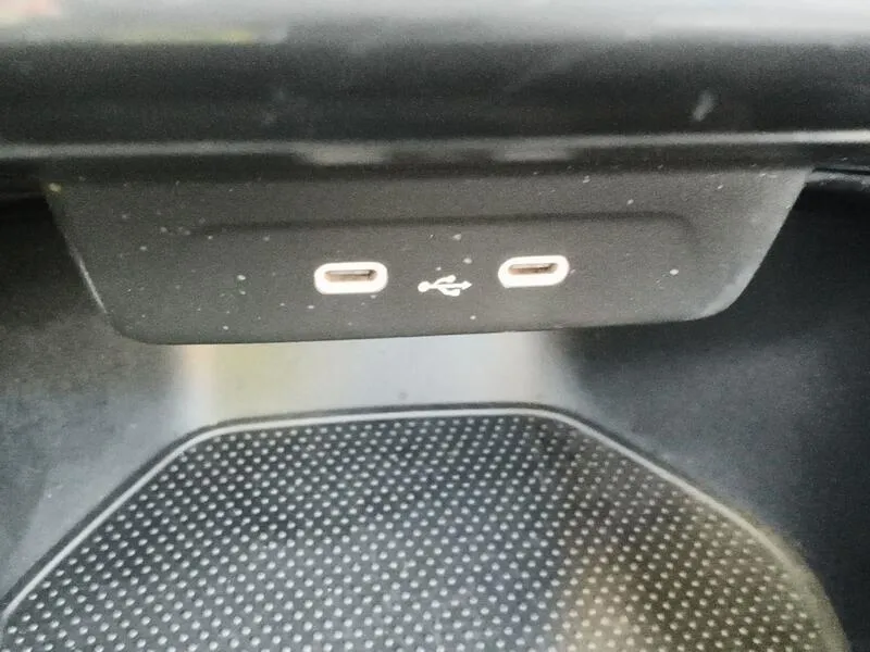 Škoda Fabia 1.0 TSI Emotion - foto 14