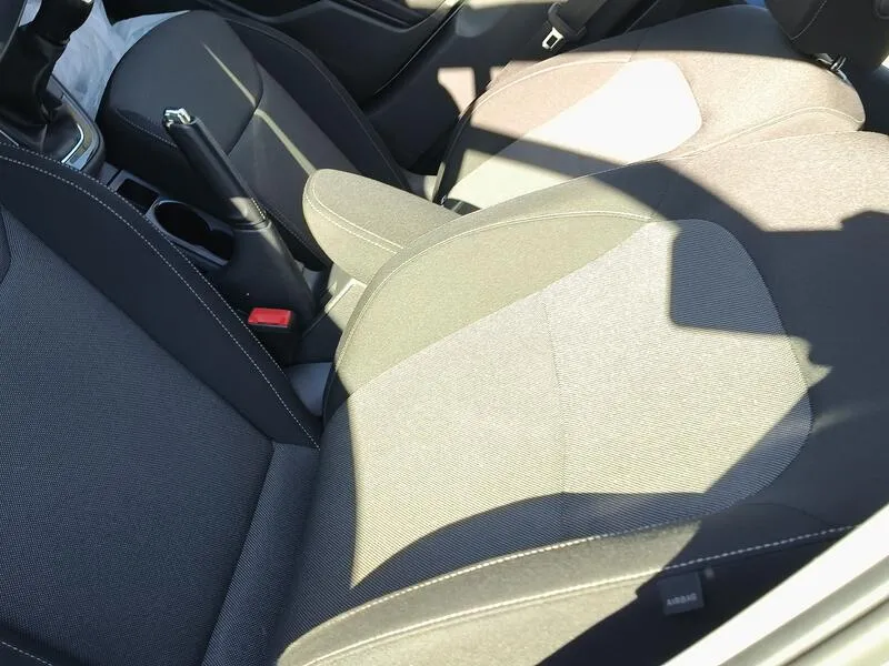 Škoda Fabia 1.0 TSI Emotion - foto 30