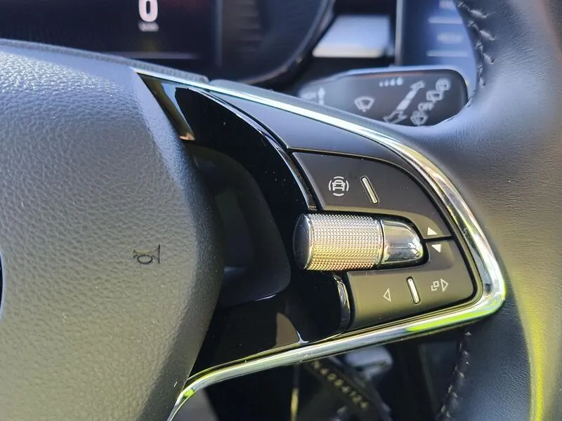 Škoda Fabia 1.0 TSI Emotion - foto 23