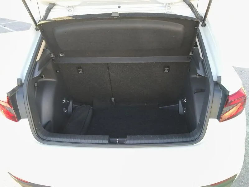 Škoda Fabia 1.0 TSI Emotion - foto 38