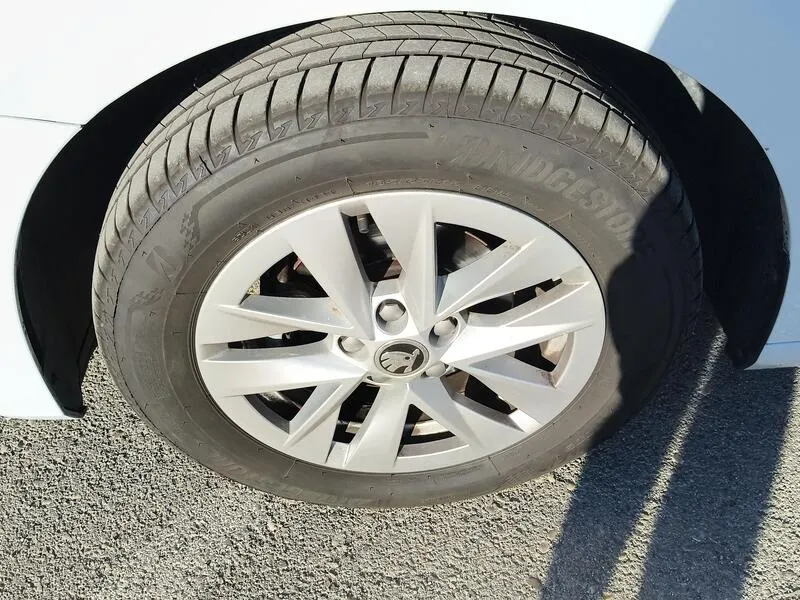 Škoda Fabia 1.0 TSI Emotion - foto 44