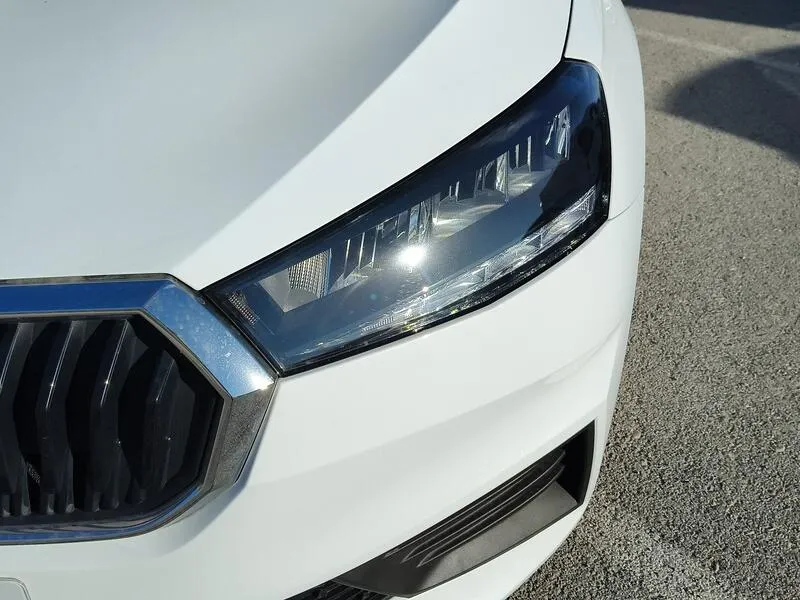 Škoda Fabia 1.0 TSI Emotion - foto 43