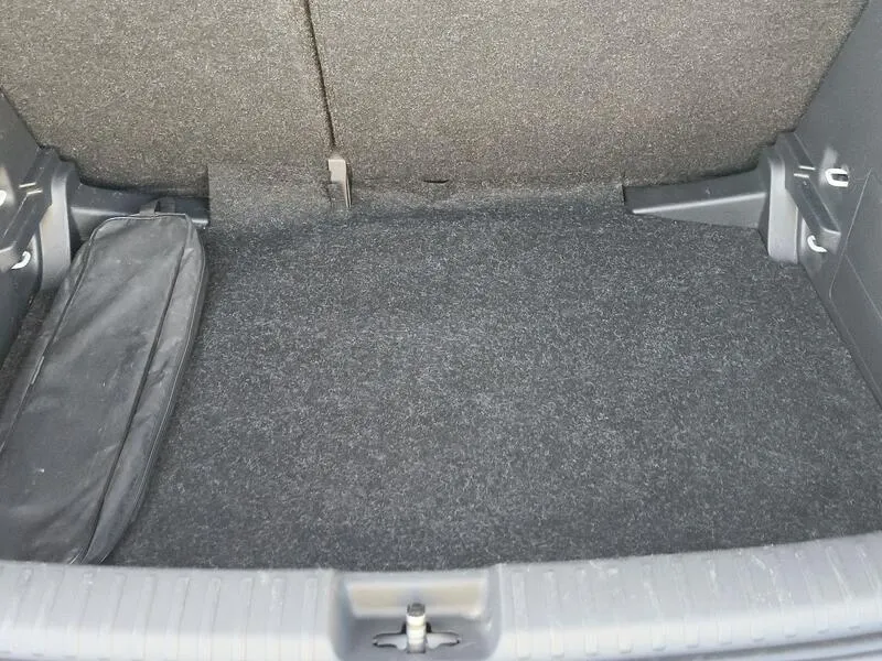 Škoda Fabia 1.0 TSI Emotion - foto 35