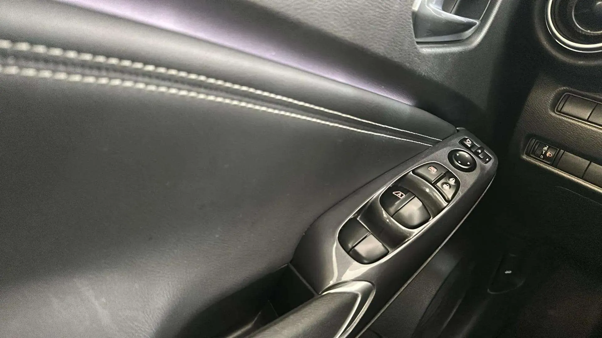 Nissan Juke 1.6 Hybrid N-Connecta - foto 18