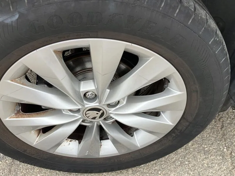 Škoda Kamiq 1.0 TSI DSG Ambition - foto 30