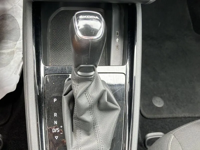 Škoda Kamiq 1.0 TSI DSG Ambition - foto 37