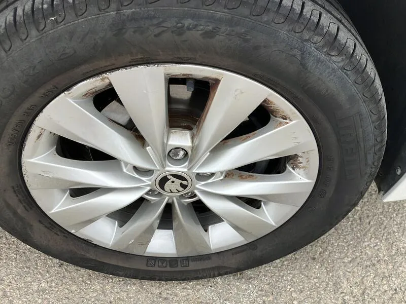 Škoda Kamiq 1.0 TSI DSG Ambition - foto 31