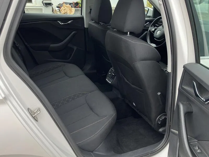 Škoda Kamiq 1.0 TSI DSG Ambition - foto 20